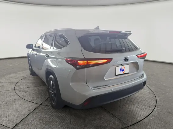 Toyota Highlander GLE 2023 