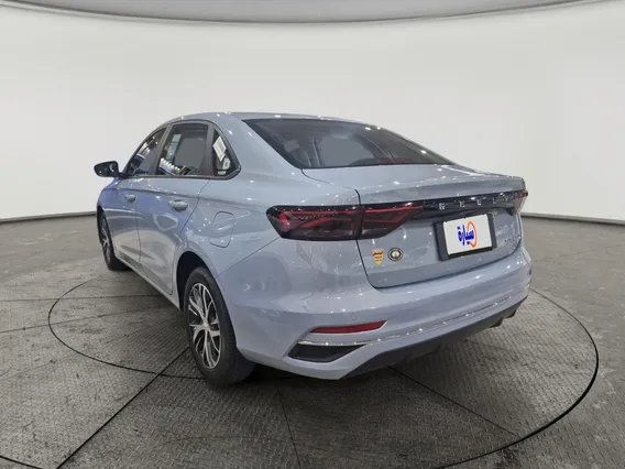 Geely Emgrand GS 2025 