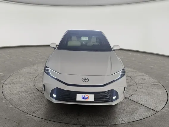 Toyota Camry  LE HEV 2025 