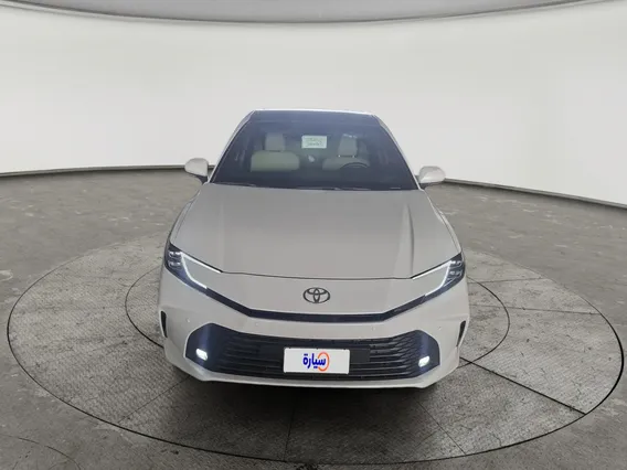 Toyota Camry  LE HEV 2025 