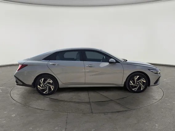 Hyundai Elantra Comfort 2025 