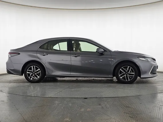 Toyota Camry  LE HEV 2021 