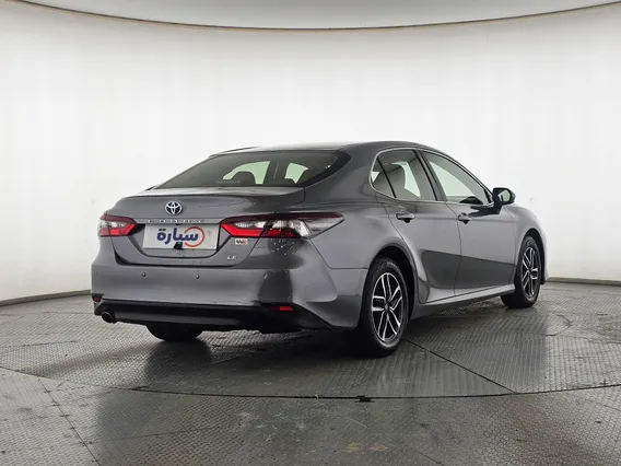 Toyota Camry  LE HEV 2021 