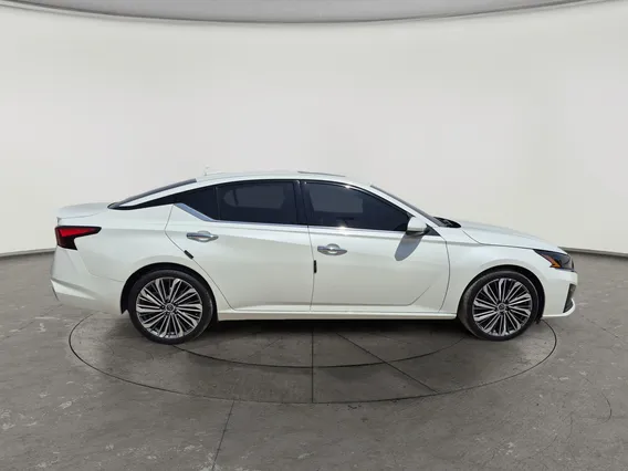 Nissan Altima SV 2026 