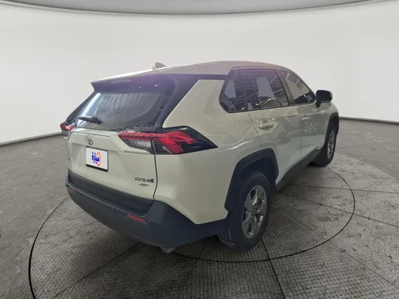 Toyota RAV4 LE 2025 