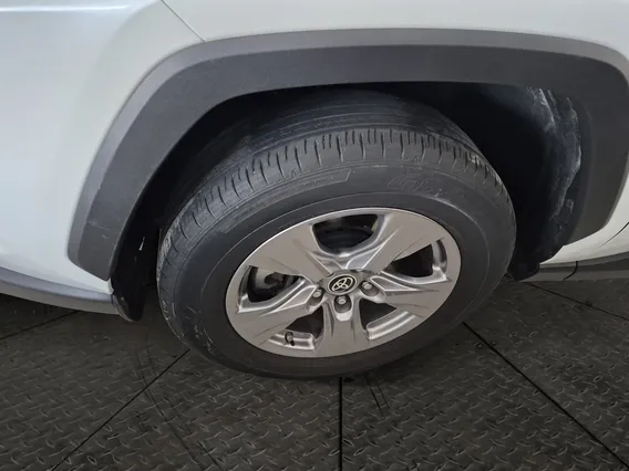 Toyota RAV4 LE 2025 
