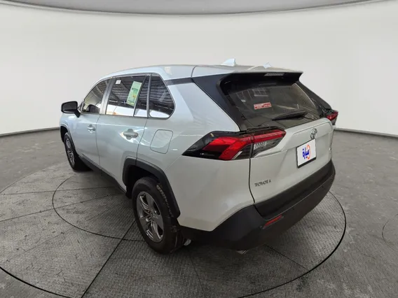 Toyota RAV4 LE 2025 