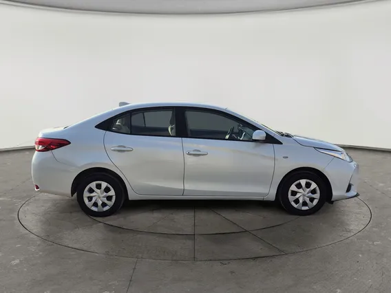 Toyota Yaris  Y 2022 