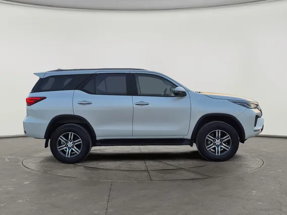 Toyota Fortuner VX 2023 دبل