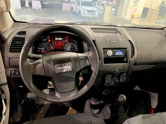 Isuzu D-max Regular Cab 2025 دبل