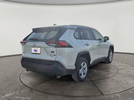 Toyota RAV4 LE 2021 