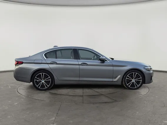 BMW 5 Series 520i 2023 