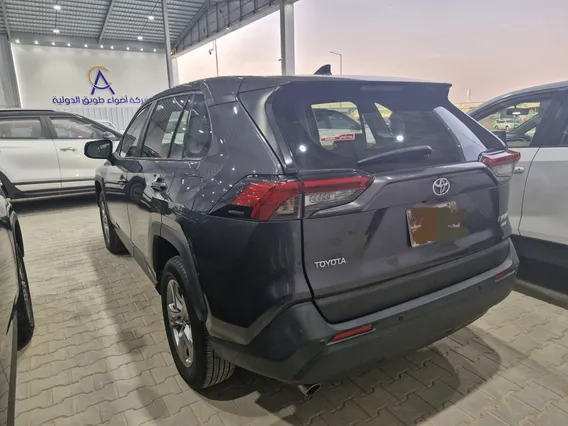 Toyota RAV4 LE 2024 