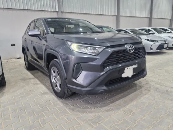 Toyota RAV4 LE 2024 