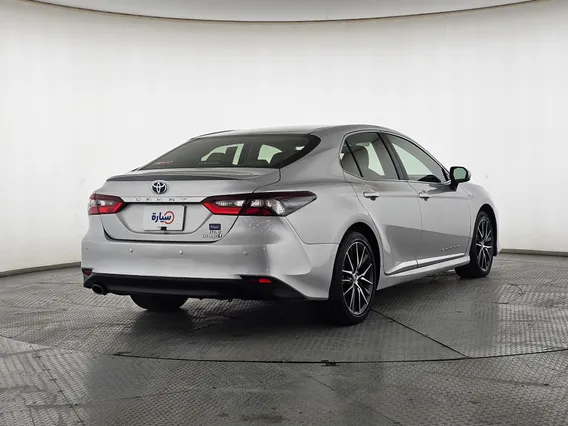Toyota Camry  GLE 2022 