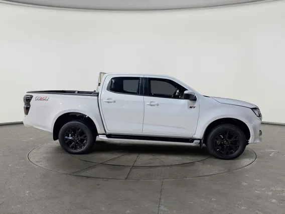Isuzu D-max GT 2024 دبل