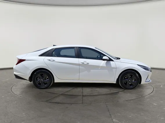 Hyundai Elantra Smart 2023 