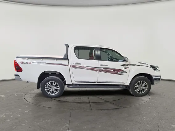 تويوتا هايلكس SR5 2023 دبل