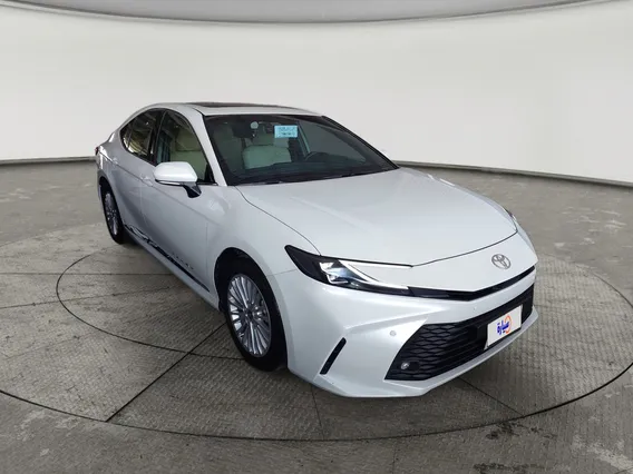 Toyota Camry  LE 2026 