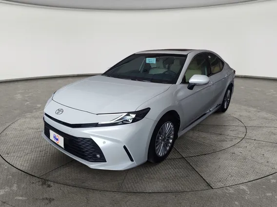 Toyota Camry  LE 2026 
