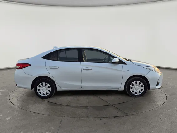 Toyota Yaris  Y 2022 