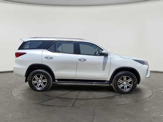 Toyota Fortuner VX 2023 دبل