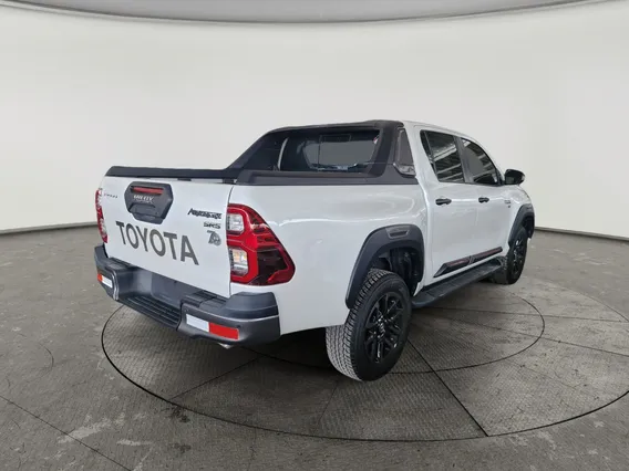 Toyota Hilux Adventure 2025 دبل