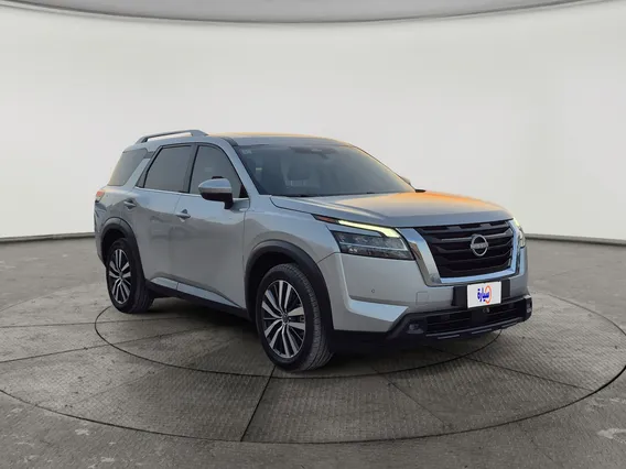 Nissan Pathfinder SV 2022 