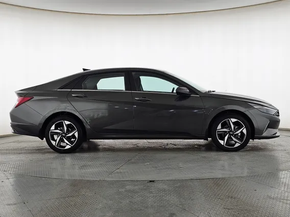 Hyundai Elantra Smart Plus 2022 