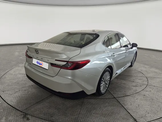 Toyota Camry  LE 2025 