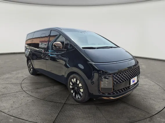 Hyundai Staria Luxury 7 ST 2025 