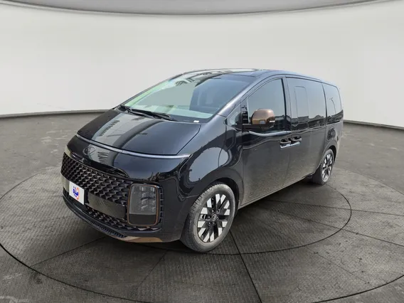 Hyundai Staria Luxury 7 ST 2025 
