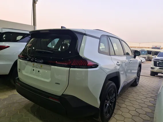 Toyota RAV4 XLE 2026 