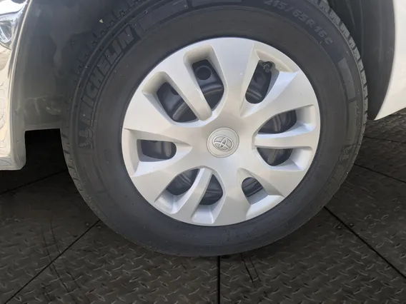 Toyota Hilux GLX 2024 
