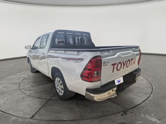 Toyota Hilux GLX 2024 