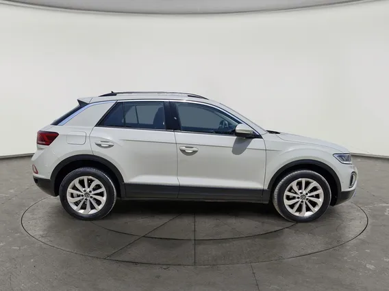 Volkswagen T Roc Life 2024 