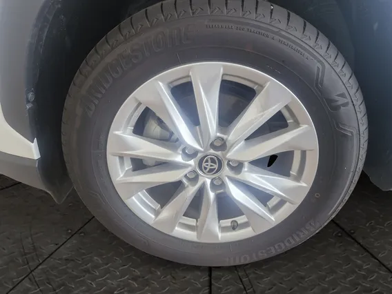 Toyota Corolla Cross XLE HEV 2025 