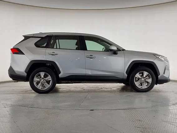 Toyota RAV4 LE 2024 