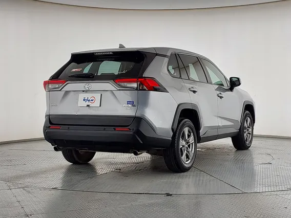 Toyota RAV4 LE 2024 