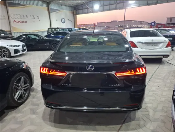 لكزس LS 500 BH Hybrid 2022 