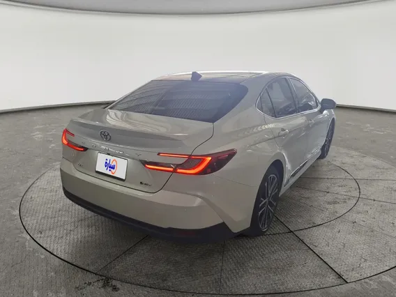 Toyota Camry  LE HEV 2025 