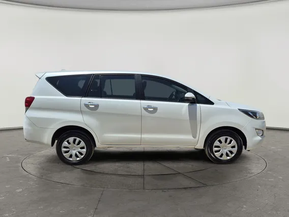Toyota Innova STD Diesel 2023 