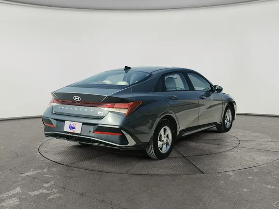 Hyundai Elantra Smart 2024 