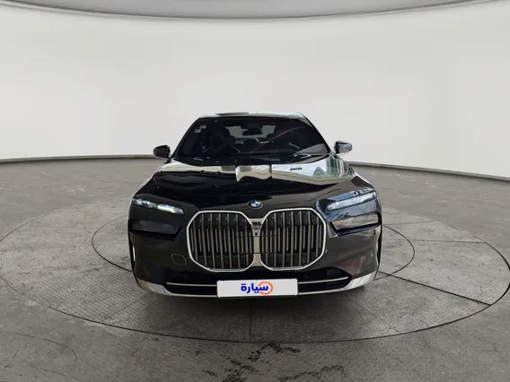 بي ام دبليو الفئة السابعة 735i 2024 