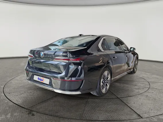 BMW 7 Series 735i 2024 