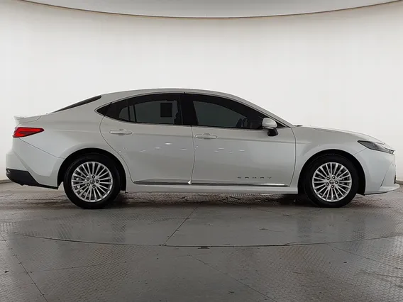 Toyota Camry  LE 2025 