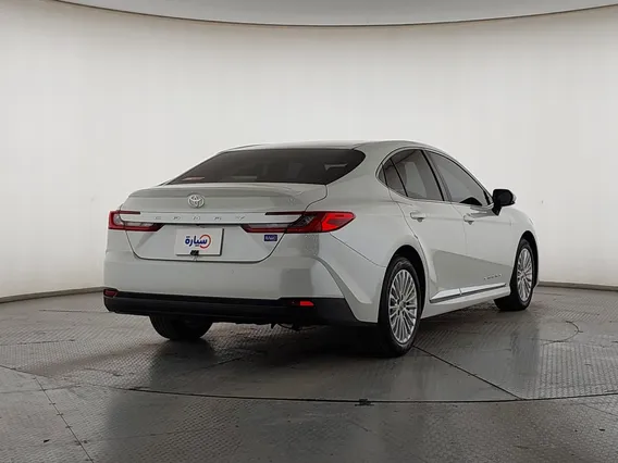 Toyota Camry  LE 2025 