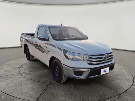 تويوتا هايلكس GLX 2024 