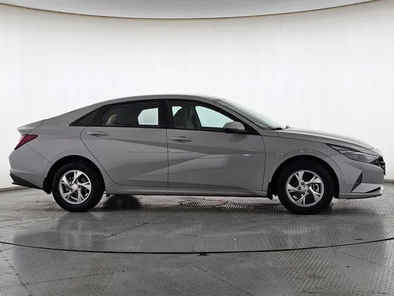 Hyundai Elantra Smart 2021 