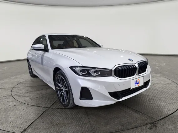 BMW 3 Series 320i  2024 